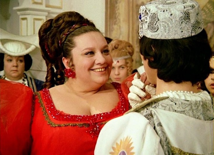 Tri oriešky pre Popolušku - Helena Ružičková alias Droběna